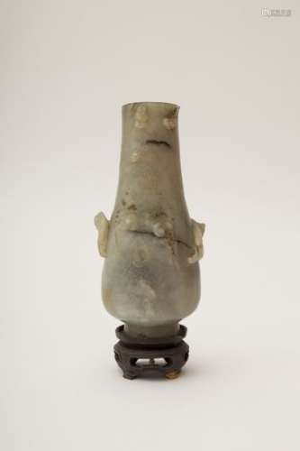 Jade Hu vase China, Qing dynasty, 18th century Ti...