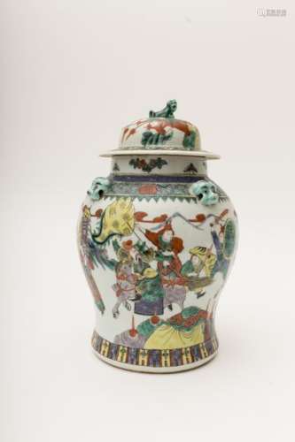 Covered vase with battle scenes White porcelain w...