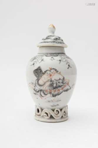 Small covered meiping vase, India Company with gri...