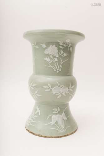 Gu vase China, 20th century Celadon porcelain wit...
