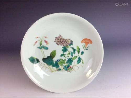 Chinese saucer with floral pattern and mark