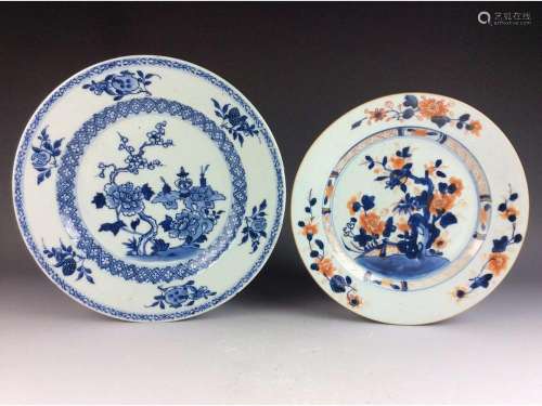 Pair of Export Chinese blue & white porcelain plates, one with underglazed red, decorated