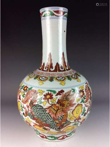 Large Chinese porcelain vase, famille rose glazed