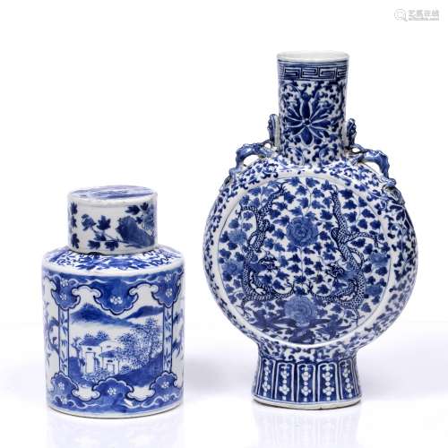 Blue and white moon flask Chinese, 19th Century with dragon and Indian lotus decoration 35cm a