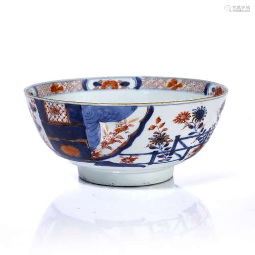 Export porcelain bowl Qianlong (1736-1795) painted in the Imari palette 22.5cm