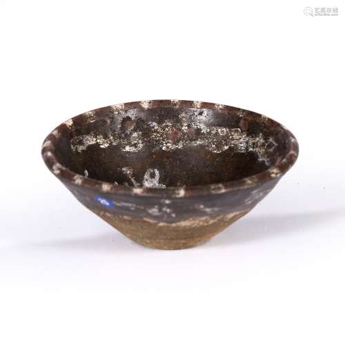 Honan tenmoku bowl Chinese, Song Dynasty with white slip phoenix design 10cm