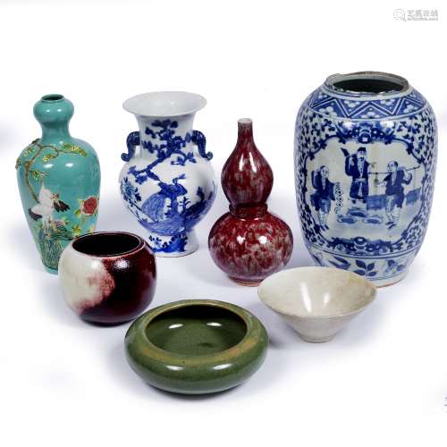 Group of pieces Chinese and Japanese to include a blue and white baluster vase 21cm a larger blue