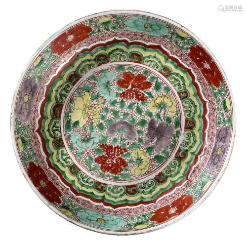 Porcelain large polychrome bowl Chinese, Ming (1368-1644) over painted in enamels with central