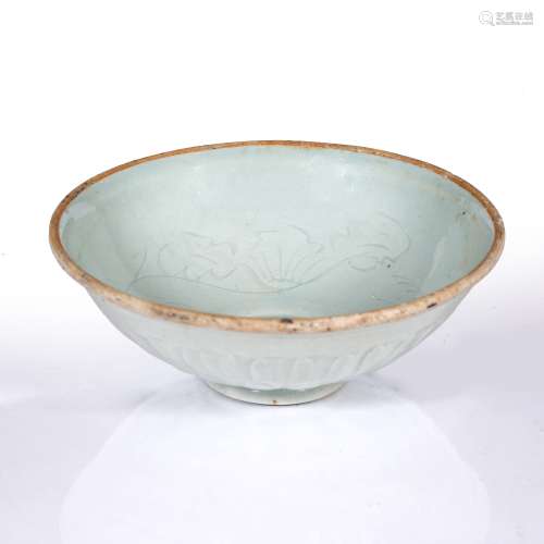 Qingbai bowl Chinese, Song Dynasty decorated with incised plant designs, the exterior with leaf