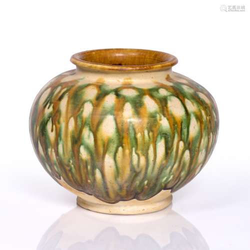 Sancai globular jar Chinese, Tang Dynasty with vertically mottled brush stroke glazes, the short