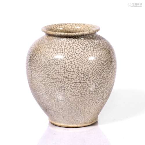 Guan/Ko ware cream glazed crackle vase Chinese, 19th Century of globular shaped form, short