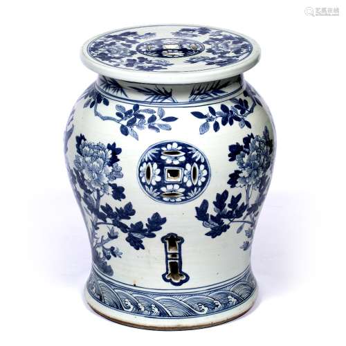 Blue and white porcelain baluster vase shaped garden seat Chinese, 19th Century the body decorated