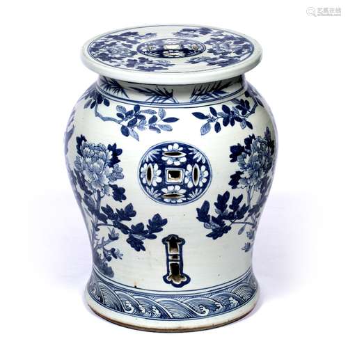 Blue and white porcelain baluster vase shaped garden seat Chinese, 19th Century the body decorated