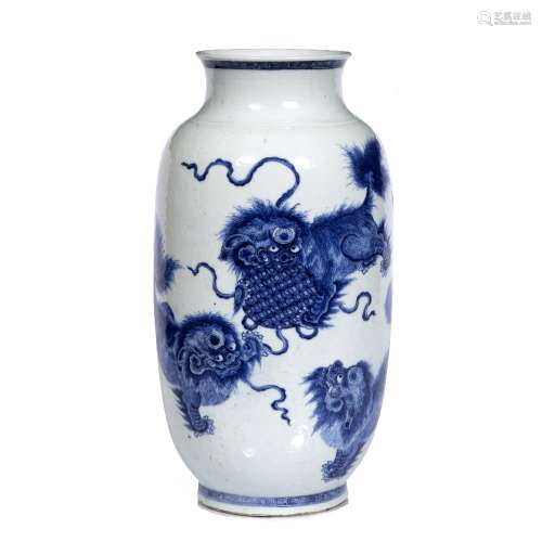 Blue and white porcelain vase Chinese, Guangxu (1875-1908) the ovoid body decorated to one side with
