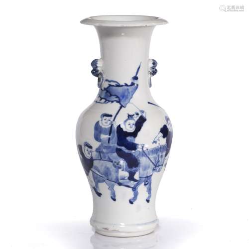 Blue and white vase Chinese, 19th/20th century decorated with figures on horse back on a hunt,