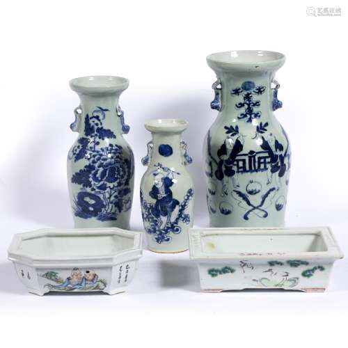 Two porcelain jardinieres Chinese, 20th Century one of shaped form 22cm a rectangular jardiniere,