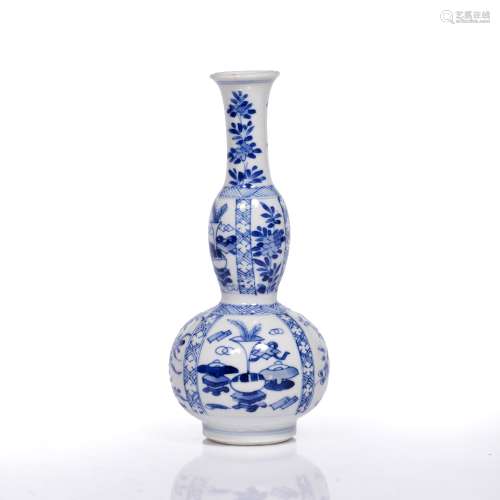 Blue and white vase Chinese, Kangxi (1662-1722) of double gourd form, painted in panels of