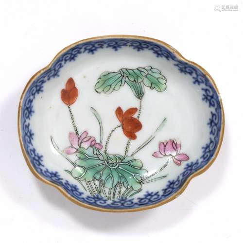 Quatrefoil shaped sweet-meat saucer dish Chinese, 19th Century decorated in famille rose enamels
