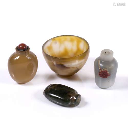 Agate bowl Chinese, 19th Century 7cm and three Chinese agate snuff bottles (4)