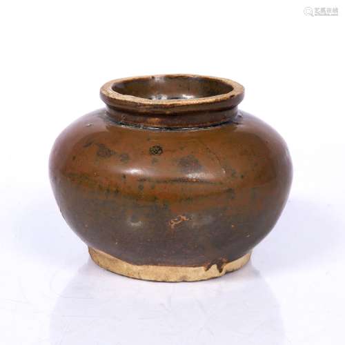 Glazed pot Chinese, Song (960-1279) of brown ground, with a raised neck 9cm high