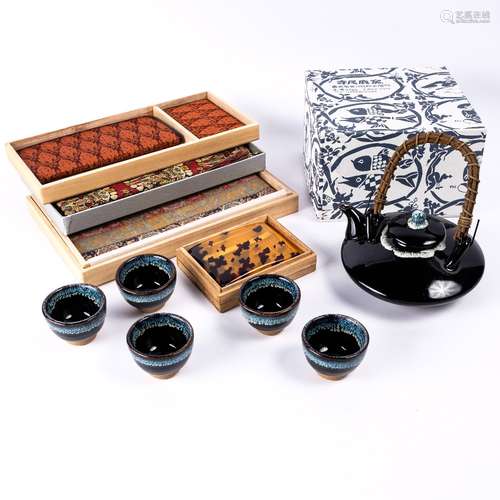 Sake set Japanese the stoneware set from Terao,a tortoiseshell case,Meiji, and three boxed