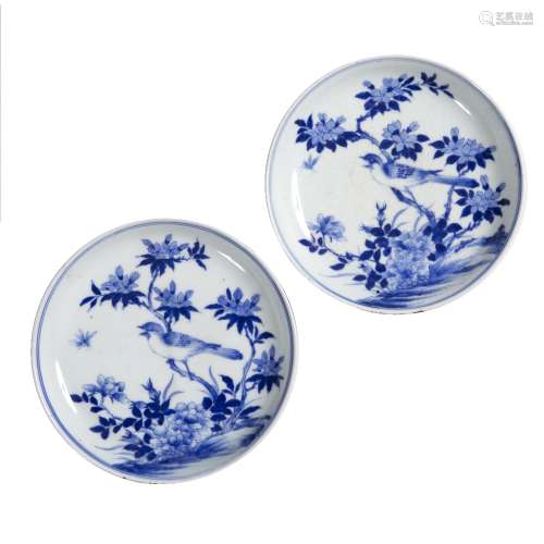 Pair of blue and white dishes Chinese, 18th/19th century each painted with a bird among a flowing