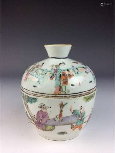 Fine Chinese porcelain pot with cover, famille rose glazed