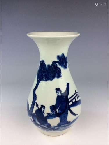Vintage Chinese porcelain vase, blue & white glaze