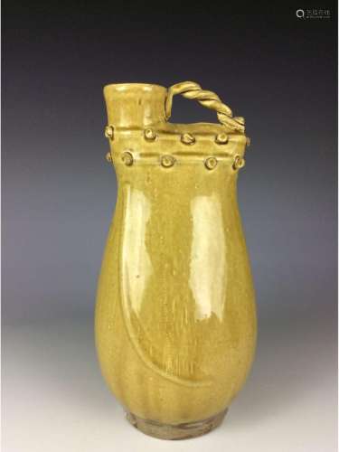 Elegant Chinese yellow glaze bagging pot