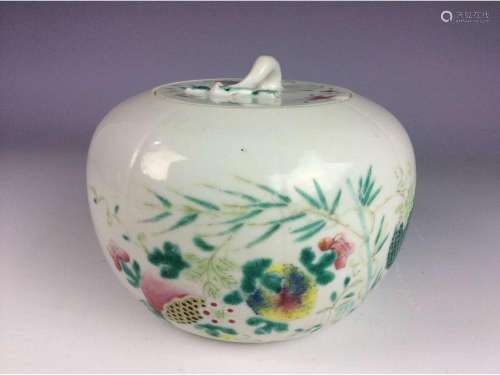 Antique Chinese famille rose porcelain round lidded pot
