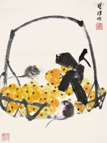 方楚雄（b.1950） 枇杷老鼠 镜片 设色纸本