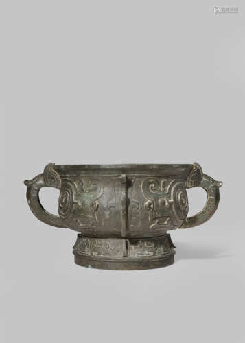 A CHINESE BRONZE ARCHAISTIC FOOD VESSEL GUI