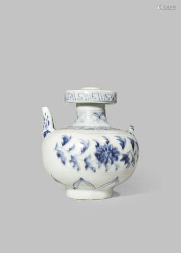 A CHINESE BLUE AND WHITE KENDI