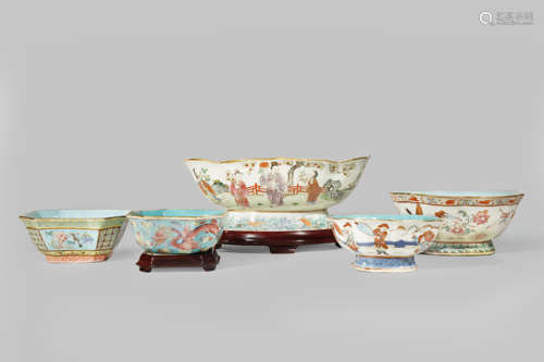 FIVE CHINESE FAMILLE ROSE BOWLS