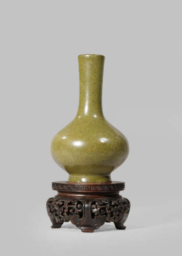 A SMALL CHINESE TEADUST BOTTLE VASE
