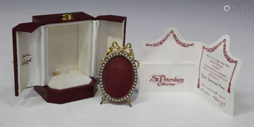 A Sarah Fabergé St Petersburg Collection limited edition Pearl Ribboned Frame of oval shape, limited