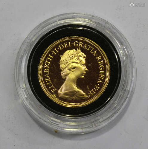 An Elizabeth II sovereign 1979, cased.Buyer’s Premium 29.4% (including VAT @ 20%) of the hammer