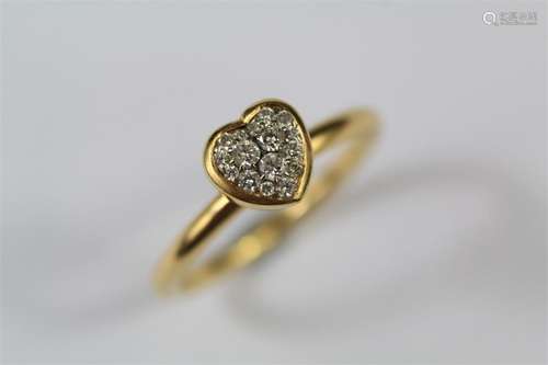 An 18ct Yellow Gold Diamond Ring