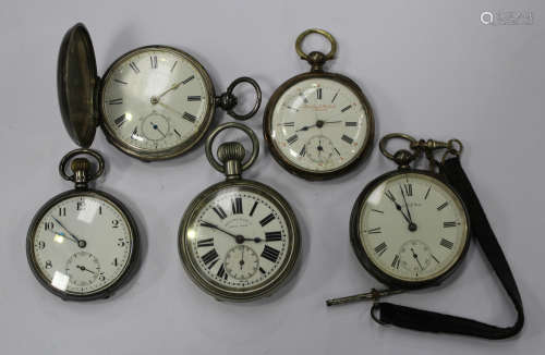 A silver hunting cased keywind gentleman's pocket watch, the movement detailed 'Waltham Mass' and