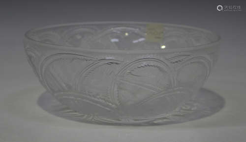 A Lalique frosted and clear glass Pinsons pattern bowl, post-1945, the exterior moulded with birds
