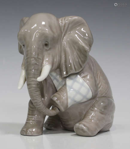 A Lladro porcelain model of 'Painful Elephant', No. 5020, printed and impressed marks to base,