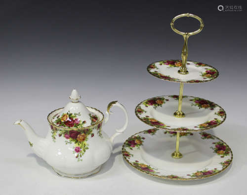 A Royal Albert 'Old Country Roses' pattern part service, comprising a teapot and cover, eight
