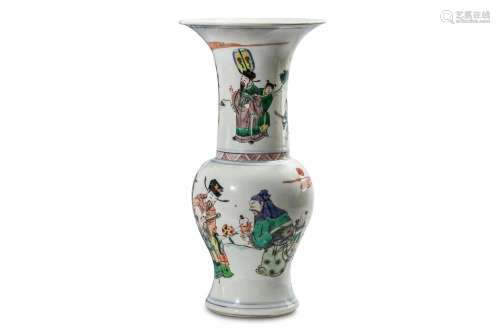 A CHINESE FAMILLE VERTE YENYEN VASE. Kangxi. The waisted lower body rising to a rounded shoulder surmounted by a trumpet neck, the body decorated with a figurative scene, 43cm H. 清康熙   五彩人物園景圖鳳尾尊