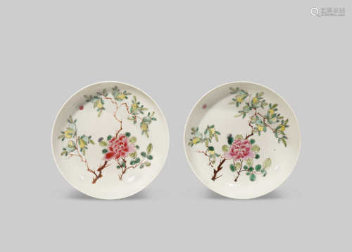 A PAIR OF CHINESE FAMILLE ROSE SAUCERS