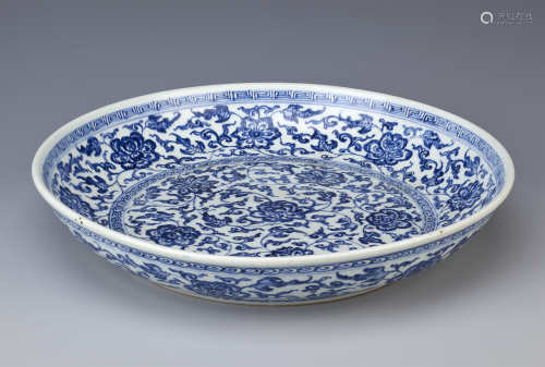 A CHINESE BLUE AND WHITE 'PEONY' DISH