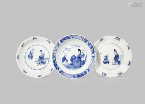 THREE SMALL CHINESE BLUE AND WHITE DISHES