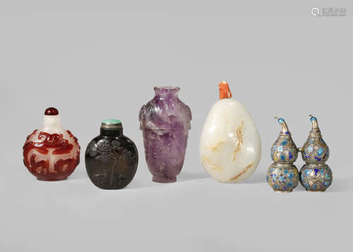 FIVE CHINESE SNUFF BOTTLES