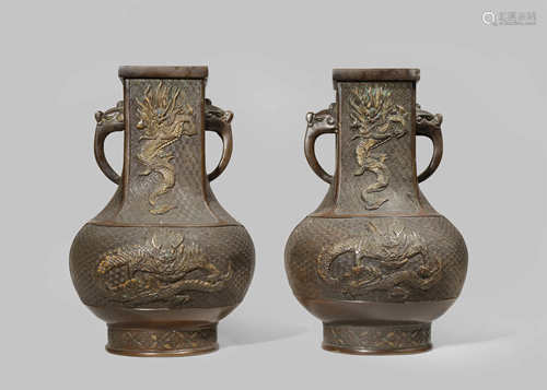 A PAIR OF CHINESE BRONZE VASES