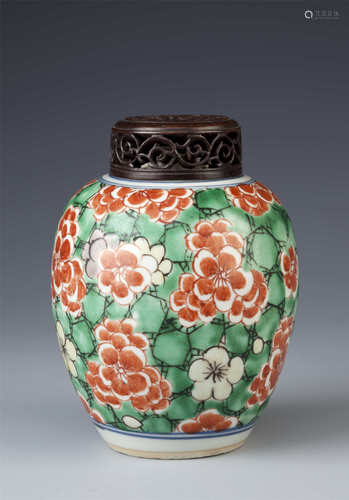 A SMALL CHINESE WUCAI VASE