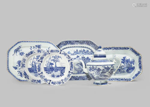 A COLLECTION OF CHINESE BLUE AND WHITE PORCELAIN
